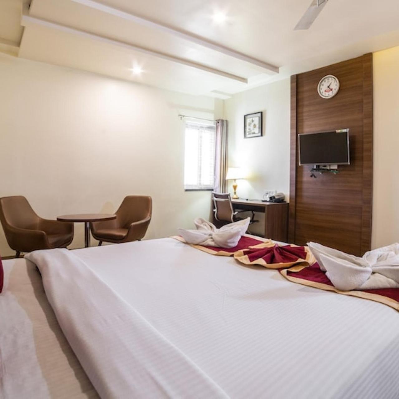 Hotel Svm Grand Medipally 하이데라바드 외부 사진