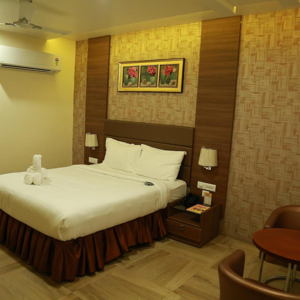 Hotel Svm Grand Medipally 하이데라바드 외부 사진