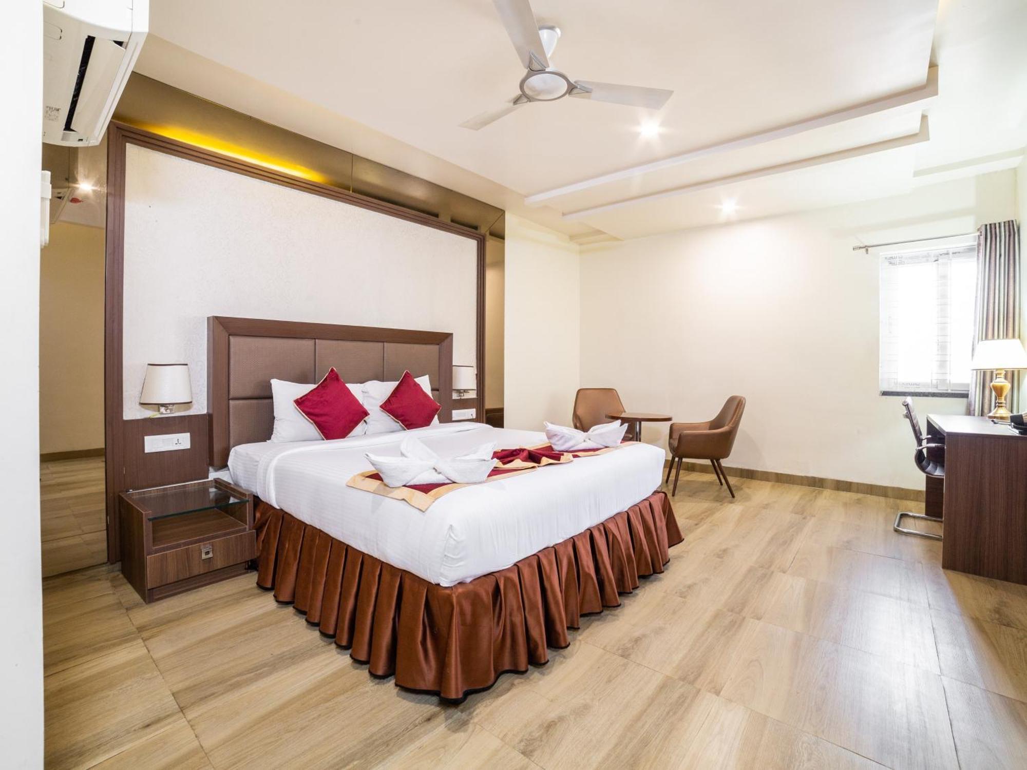 Hotel Svm Grand Medipally 하이데라바드 외부 사진